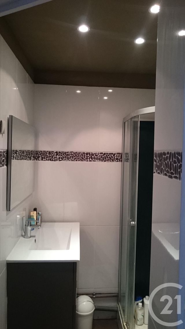 Afficher la photo en grand Appartement F1 à louer - 1 pièce - 33.6 m2 - LILLE - 59 - NORD-PAS-DE-CALAIS - Century 21 Rue Nationale