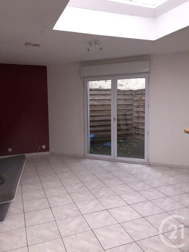 Afficher la photo en grand Appartement F1 à louer - 1 pièce - 33.6 m2 - LILLE - 59 - NORD-PAS-DE-CALAIS - Century 21 Rue Nationale