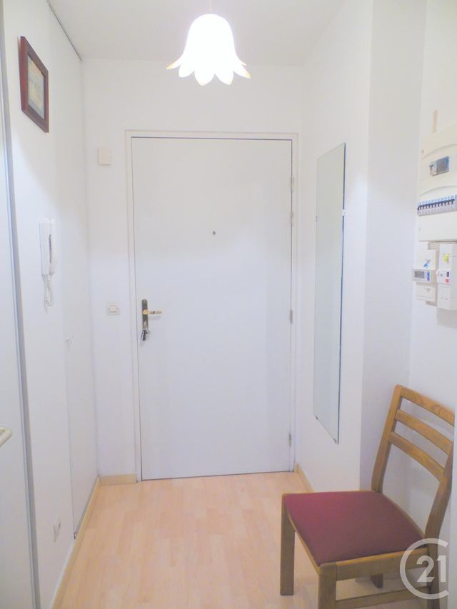 Afficher la photo en grand Appartement T2 à vendre - 2 pièces - 49.81 m2 - LILLE - 59 - NORD-PAS-DE-CALAIS - Century 21 Rue Nationale