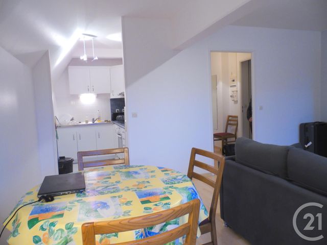 Afficher la photo en grand Appartement T2 à vendre - 2 pièces - 49.81 m2 - LILLE - 59 - NORD-PAS-DE-CALAIS - Century 21 Rue Nationale