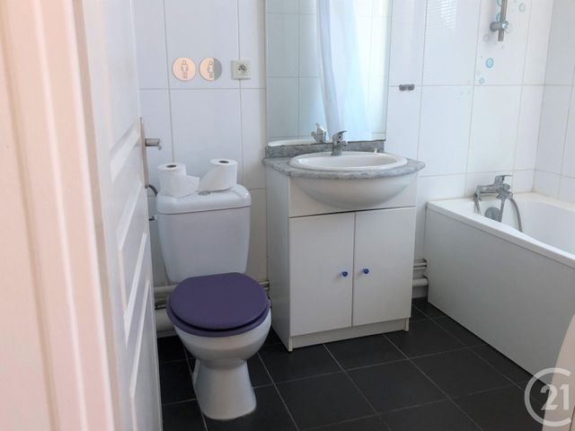 Appartement F2 à louer - 2 pièces - 33.3 m2 - LILLE - 59 - NORD-PAS-DE-CALAIS - Century 21 Rue Nationale Appartement F2 à louer - 2 pièces - 33.3 m2 - LILLE - 59 - NORD-PAS-DE-CALAIS - Century 21 Rue Nationale