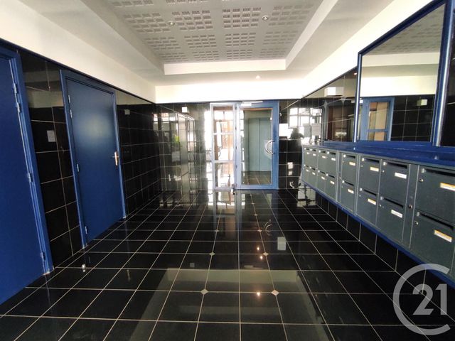 Appartement à louer - 2 pièces - 38.96 m2 - LILLE - 59 - NORD-PAS-DE-CALAIS - Century 21 Rue Nationale Appartement à louer - 2 pièces - 38.96 m2 - LILLE - 59 - NORD-PAS-DE-CALAIS - Century 21 Rue Nationale