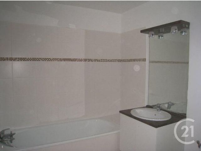 Appartement F2 à louer - 2 pièces - 43.65 m2 - TOURCOING - 59 - NORD-PAS-DE-CALAIS - Century 21 Rue Nationale Appartement F2 à louer - 2 pièces - 43.65 m2 - TOURCOING - 59 - NORD-PAS-DE-CALAIS - Century 21 Rue Nationale