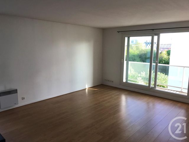 Appartement F2 à louer - 2 pièces - 54.0 m2 - LILLE - 59 - NORD-PAS-DE-CALAIS - Century 21 Rue Nationale Appartement F2 à louer - 2 pièces - 54.0 m2 - LILLE - 59 - NORD-PAS-DE-CALAIS - Century 21 Rue Nationale