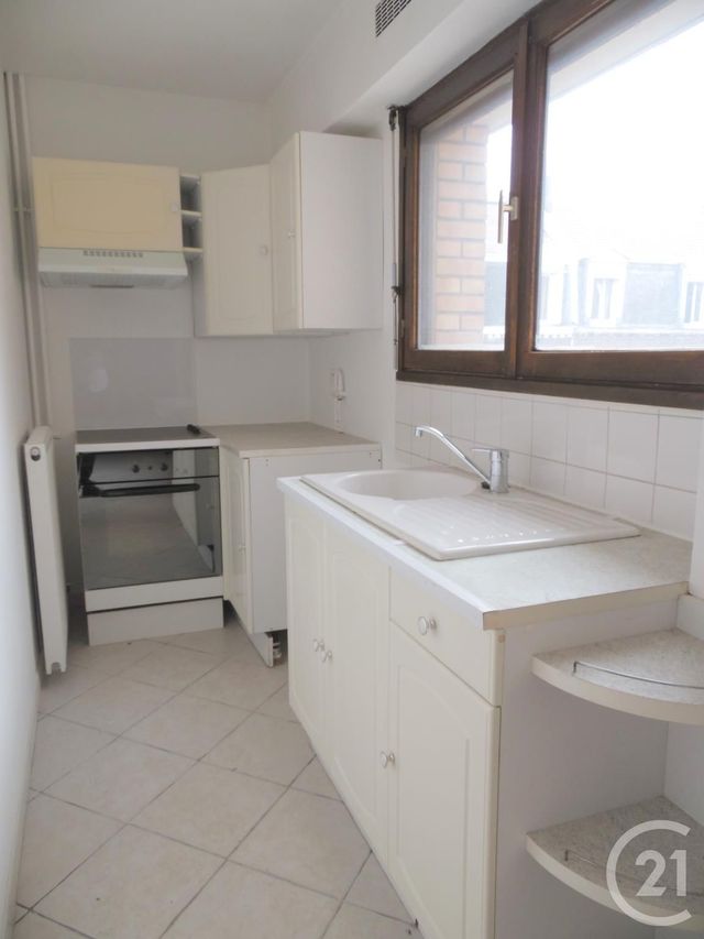 Appartement F2 à louer - 2 pièces - 50.4 m2 - LILLE - 59 - NORD-PAS-DE-CALAIS - Century 21 Rue Nationale Appartement F2 à louer - 2 pièces - 50.4 m2 - LILLE - 59 - NORD-PAS-DE-CALAIS - Century 21 Rue Nationale