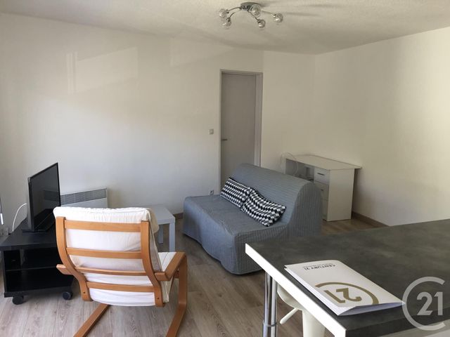 Appartement F2 à louer - 2 pièces - 43.43 m2 - LILLE - 59 - NORD-PAS-DE-CALAIS - Century 21 Rue Nationale Appartement F2 à louer - 2 pièces - 43.43 m2 - LILLE - 59 - NORD-PAS-DE-CALAIS - Century 21 Rue Nationale