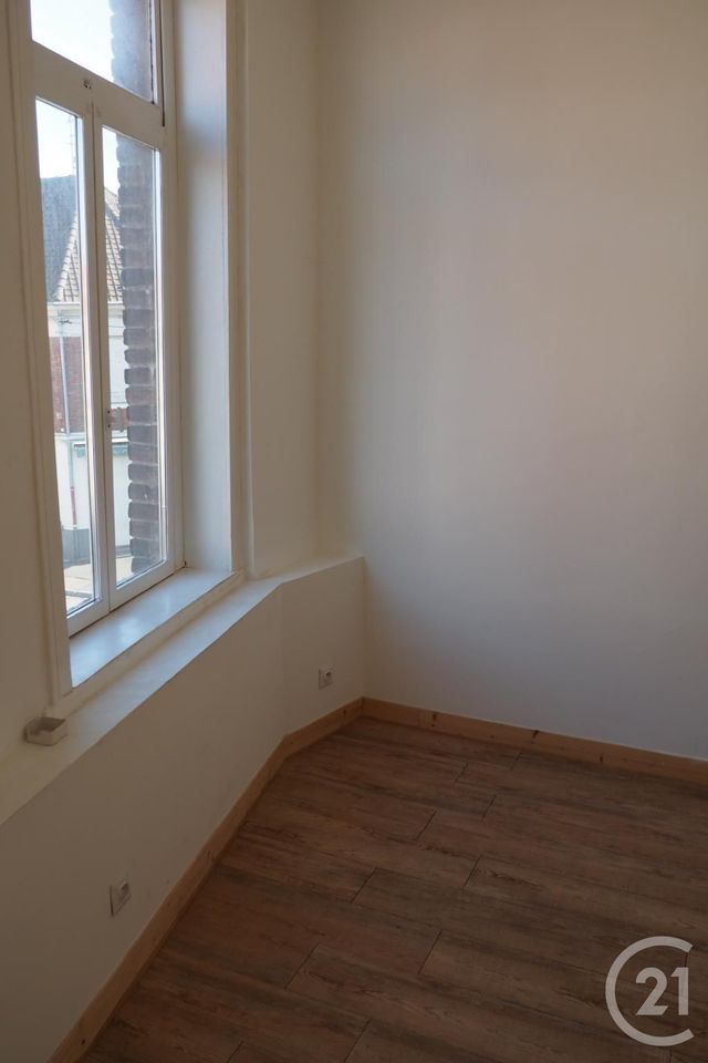 Appartement F2 à louer - 2 pièces - 32.99 m2 - LILLE - 59 - NORD-PAS-DE-CALAIS - Century 21 Rue Nationale Appartement F2 à louer - 2 pièces - 32.99 m2 - LILLE - 59 - NORD-PAS-DE-CALAIS - Century 21 Rue Nationale