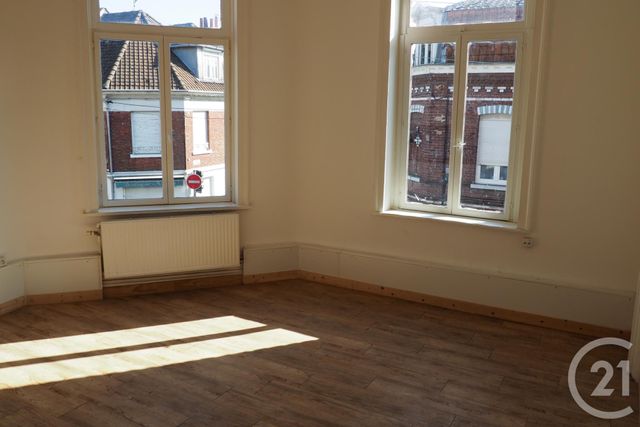 Appartement F2 à louer - 2 pièces - 32.99 m2 - LILLE - 59 - NORD-PAS-DE-CALAIS - Century 21 Rue Nationale Appartement F2 à louer - 2 pièces - 32.99 m2 - LILLE - 59 - NORD-PAS-DE-CALAIS - Century 21 Rue Nationale