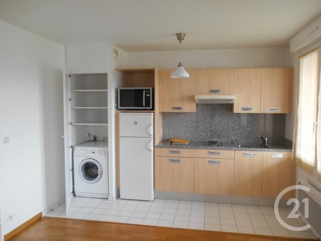 Afficher la photo en grand Studio à louer - 1 pièce - 32.0 m2 - LAMBERSART - 59 - NORD-PAS-DE-CALAIS - Century 21 Rue Nationale