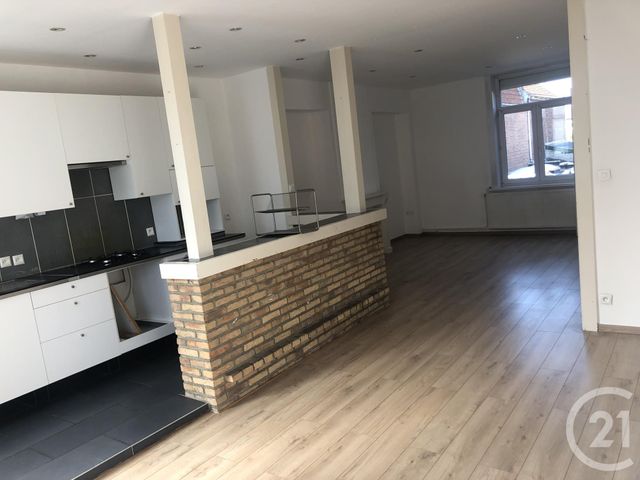 Afficher la photo en grand Appartement F3 à louer - 3 pièces - 79.43 m2 - LILLE - 59 - NORD-PAS-DE-CALAIS - Century 21 Rue Nationale