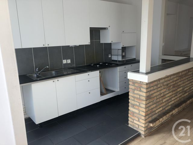 Afficher la photo en grand Appartement F3 à louer - 3 pièces - 79.43 m2 - LILLE - 59 - NORD-PAS-DE-CALAIS - Century 21 Rue Nationale
