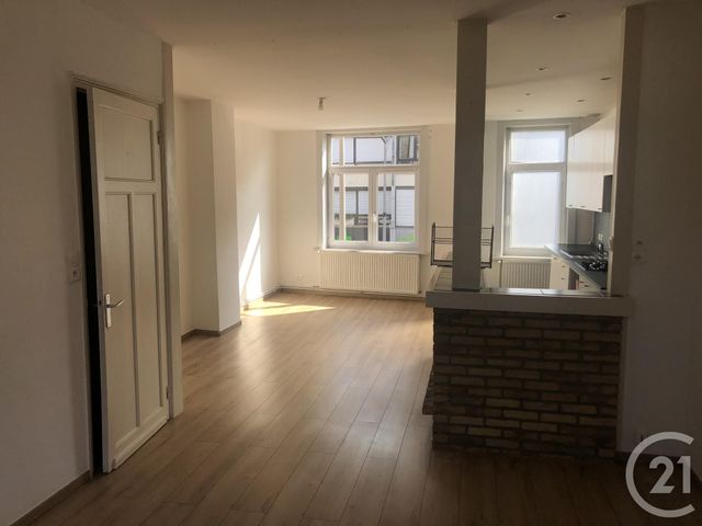Afficher la photo en grand Appartement F3 à louer - 3 pièces - 79.43 m2 - LILLE - 59 - NORD-PAS-DE-CALAIS - Century 21 Rue Nationale