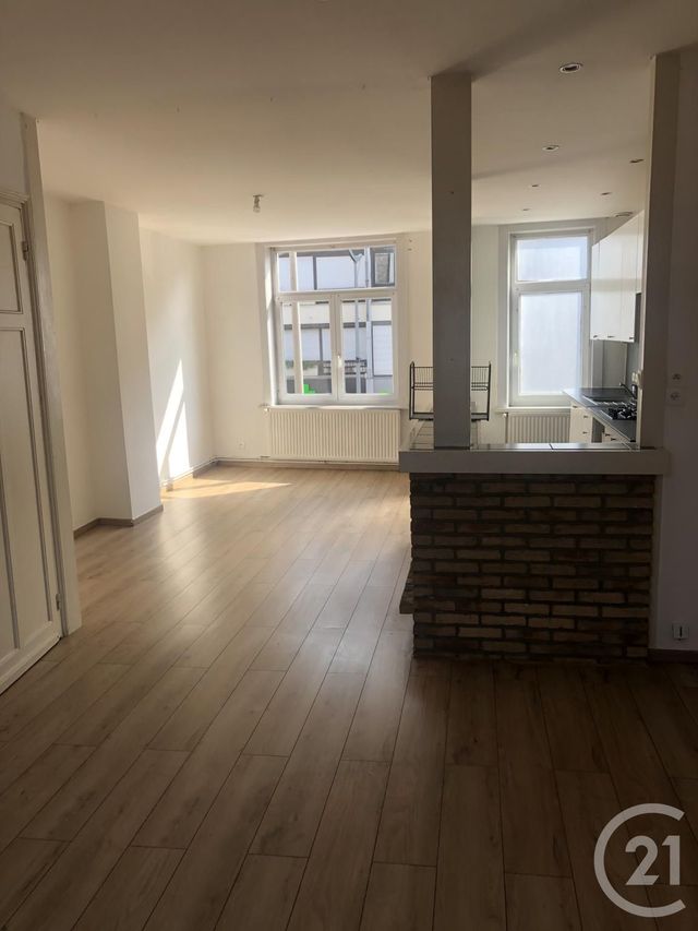Afficher la photo en grand Appartement F3 à louer - 3 pièces - 79.43 m2 - LILLE - 59 - NORD-PAS-DE-CALAIS - Century 21 Rue Nationale