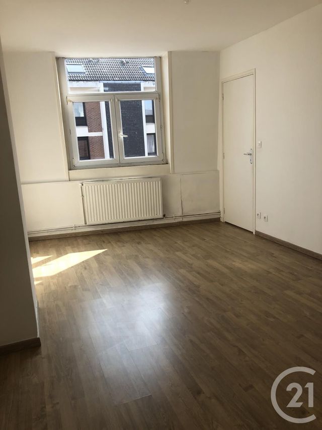 Afficher la photo en grand Appartement F3 à louer - 3 pièces - 79.43 m2 - LILLE - 59 - NORD-PAS-DE-CALAIS - Century 21 Rue Nationale