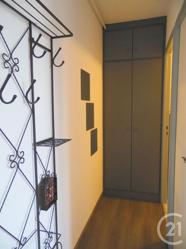 Afficher la photo en grand Appartement T2 à vendre - 2 pièces - 30.01 m2 - LILLE - 59 - NORD-PAS-DE-CALAIS - Century 21 Rue Nationale