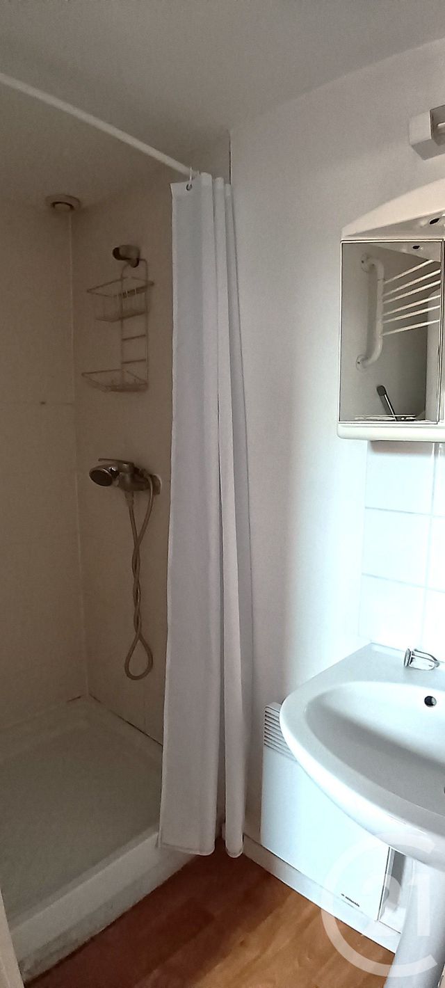 Appartement F1 bis à vendre - 2 pièces - 24.95 m2 - LILLE - 59 - NORD-PAS-DE-CALAIS - Century 21 Rue Nationale