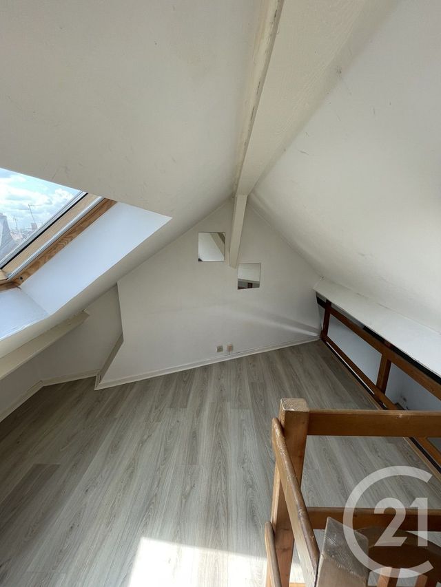 Afficher la photo en grand Appartement T2 à louer - 2 pièces - 40.5 m2 - LILLE - 59 - NORD-PAS-DE-CALAIS - Century 21 Rue Nationale