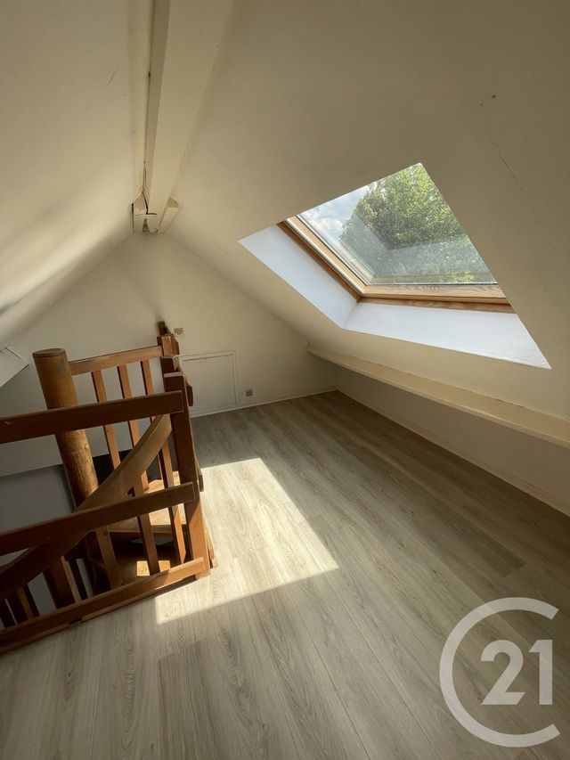 Afficher la photo en grand Appartement T2 à louer - 2 pièces - 40.5 m2 - LILLE - 59 - NORD-PAS-DE-CALAIS - Century 21 Rue Nationale