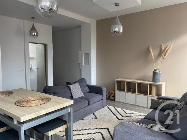 Afficher la photo en grand Appartement à louer - 4 pièces - 84.03 m2 - TOURCOING - 59 - NORD-PAS-DE-CALAIS - Century 21 Rue Nationale