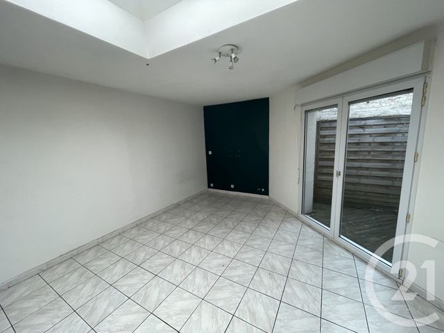 Afficher la photo en grand Appartement F1 à louer - 1 pièce - 33.6 m2 - LILLE - 59 - NORD-PAS-DE-CALAIS - Century 21 Rue Nationale