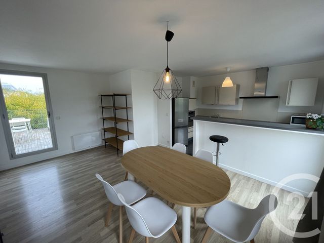 Afficher la photo en grand Appartement à louer - 4 pièces - 81.55 m2 - LILLE - 59 - NORD-PAS-DE-CALAIS - Century 21 Rue Nationale
