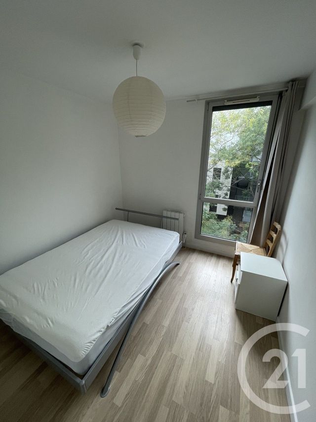 Afficher la photo en grand Appartement à louer - 4 pièces - 81.55 m2 - LILLE - 59 - NORD-PAS-DE-CALAIS - Century 21 Rue Nationale