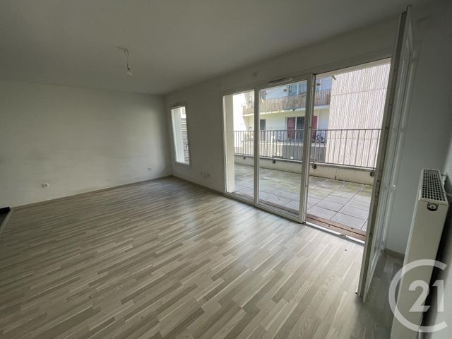 Afficher la photo en grand Appartement F2 à louer - 2 pièces - 50.1 m2 - TOURCOING - 59 - NORD-PAS-DE-CALAIS - Century 21 Rue Nationale