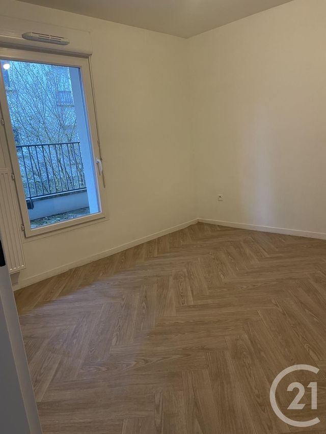 Afficher la photo en grand Appartement F2 à louer - 2 pièces - 50.1 m2 - TOURCOING - 59 - NORD-PAS-DE-CALAIS - Century 21 Rue Nationale