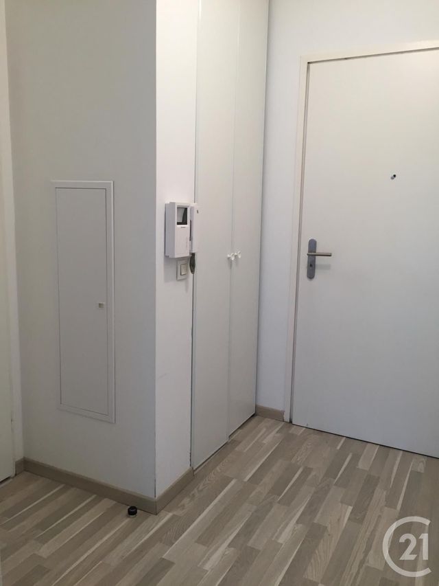 Afficher la photo en grand Appartement F2 à louer - 2 pièces - 50.1 m2 - TOURCOING - 59 - NORD-PAS-DE-CALAIS - Century 21 Rue Nationale