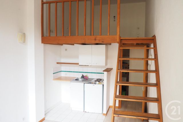 Afficher la photo en grand Appartement Studio à louer - 1 pièce - 25.97 m2 - LILLE - 59 - NORD-PAS-DE-CALAIS - Century 21 Rue Nationale