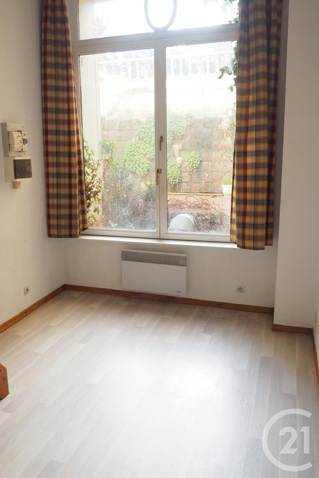 Afficher la photo en grand Appartement Studio à louer - 1 pièce - 25.97 m2 - LILLE - 59 - NORD-PAS-DE-CALAIS - Century 21 Rue Nationale