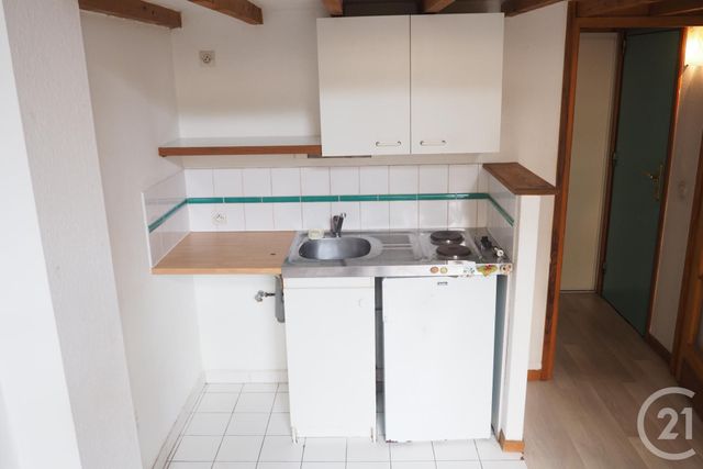 Afficher la photo en grand Appartement Studio à louer - 1 pièce - 25.97 m2 - LILLE - 59 - NORD-PAS-DE-CALAIS - Century 21 Rue Nationale