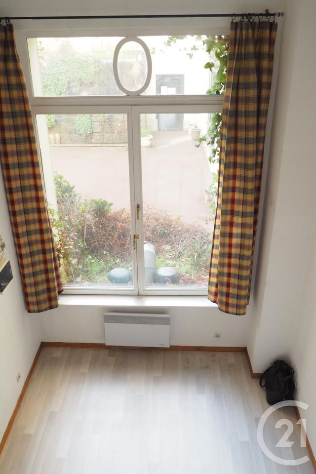 Afficher la photo en grand Appartement Studio à louer - 1 pièce - 25.97 m2 - LILLE - 59 - NORD-PAS-DE-CALAIS - Century 21 Rue Nationale