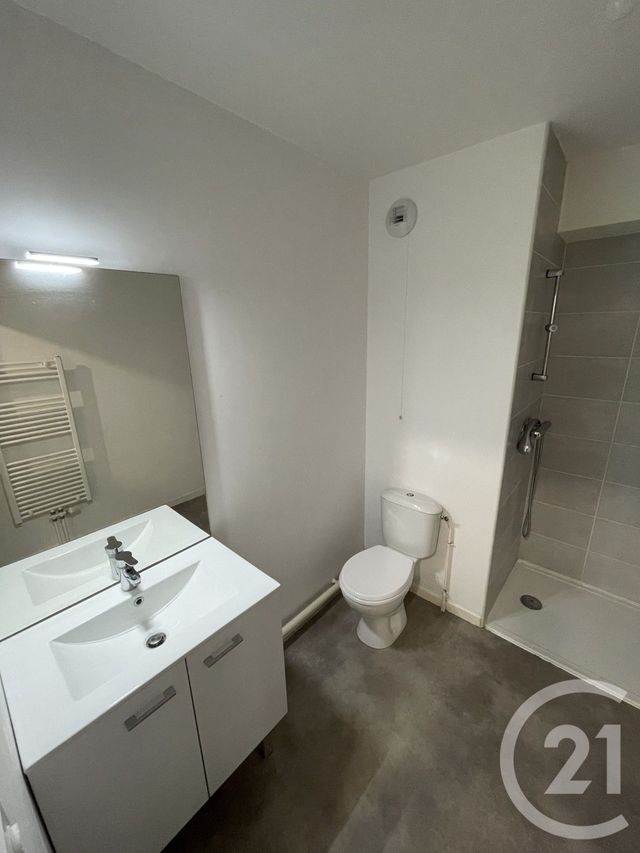 Appartement F1 à louer - 1 pièce - 27.75 m2 - LILLE - 59 - NORD-PAS-DE-CALAIS - Century 21 Rue Nationale