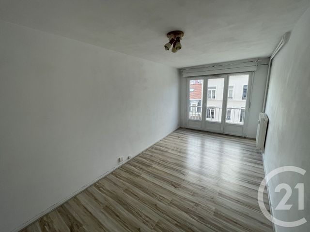 Appartement F1 à louer - 1 pièce - 29.77 m2 - LILLE - 59 - NORD-PAS-DE-CALAIS - Century 21 Rue Nationale