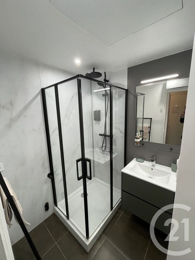 Appartement T1 à louer - 1 pièce - 26.12 m2 - LILLE - 59 - NORD-PAS-DE-CALAIS - Century 21 Rue Nationale